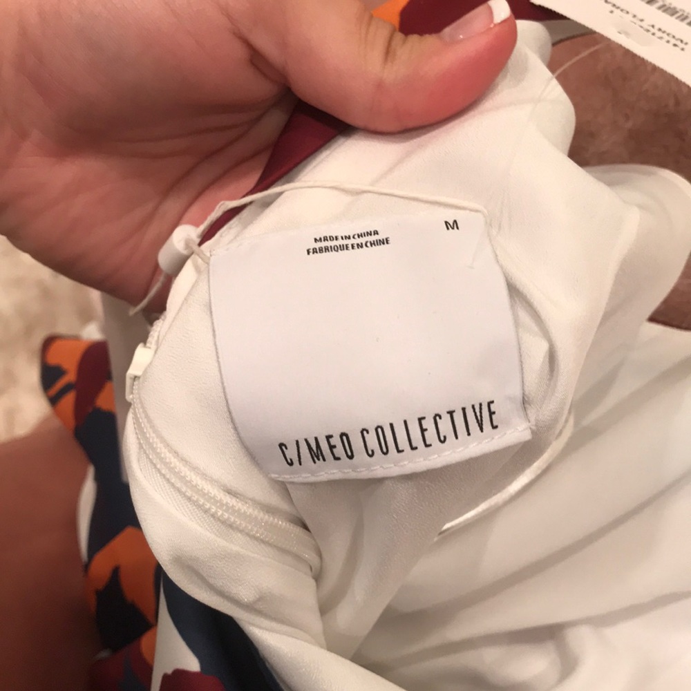 C/MEO Vanish Surplice Dress - Picture 4 of 5